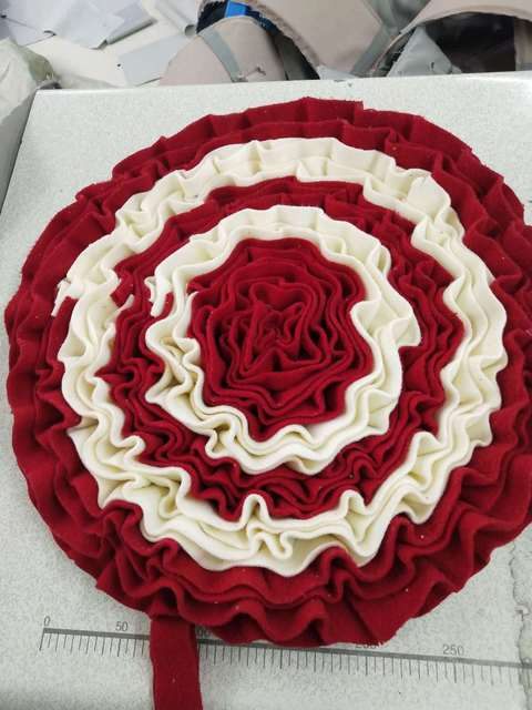 Pet Slow Food Sniffing Mat - Image 2